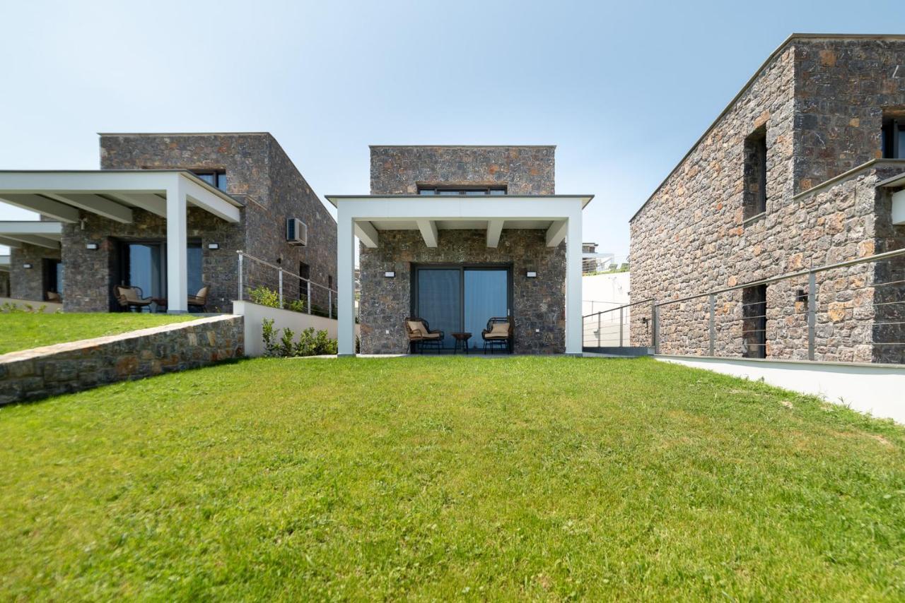 Terra Olivia Luxury Villas And Suites Paliouri Exterior photo